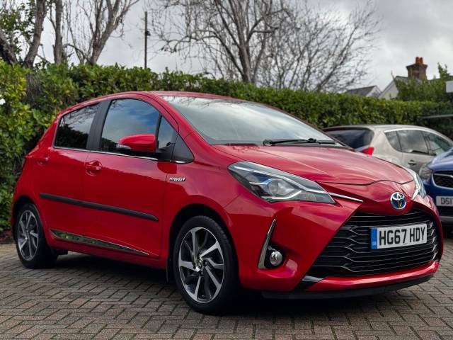 Toyota Yaris 1.5 VVT-h Excel E-CVT Euro 6 (s/s) 5dr (15in Alloy) Hatchback Hybrid Red