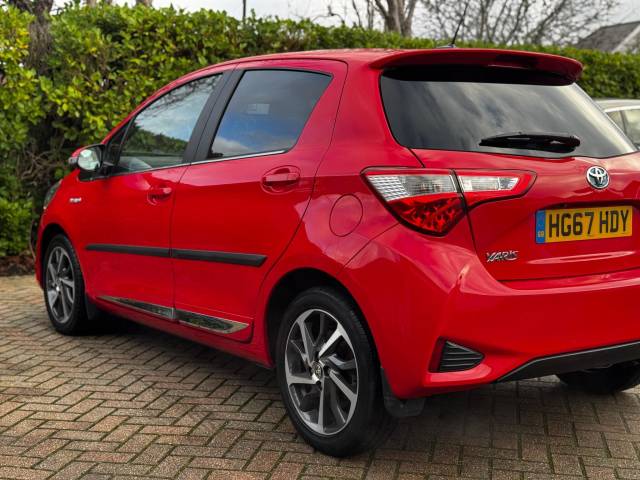 2017 Toyota Yaris 1.5 VVT-h Excel E-CVT Euro 6 (s/s) 5dr (15in Alloy)